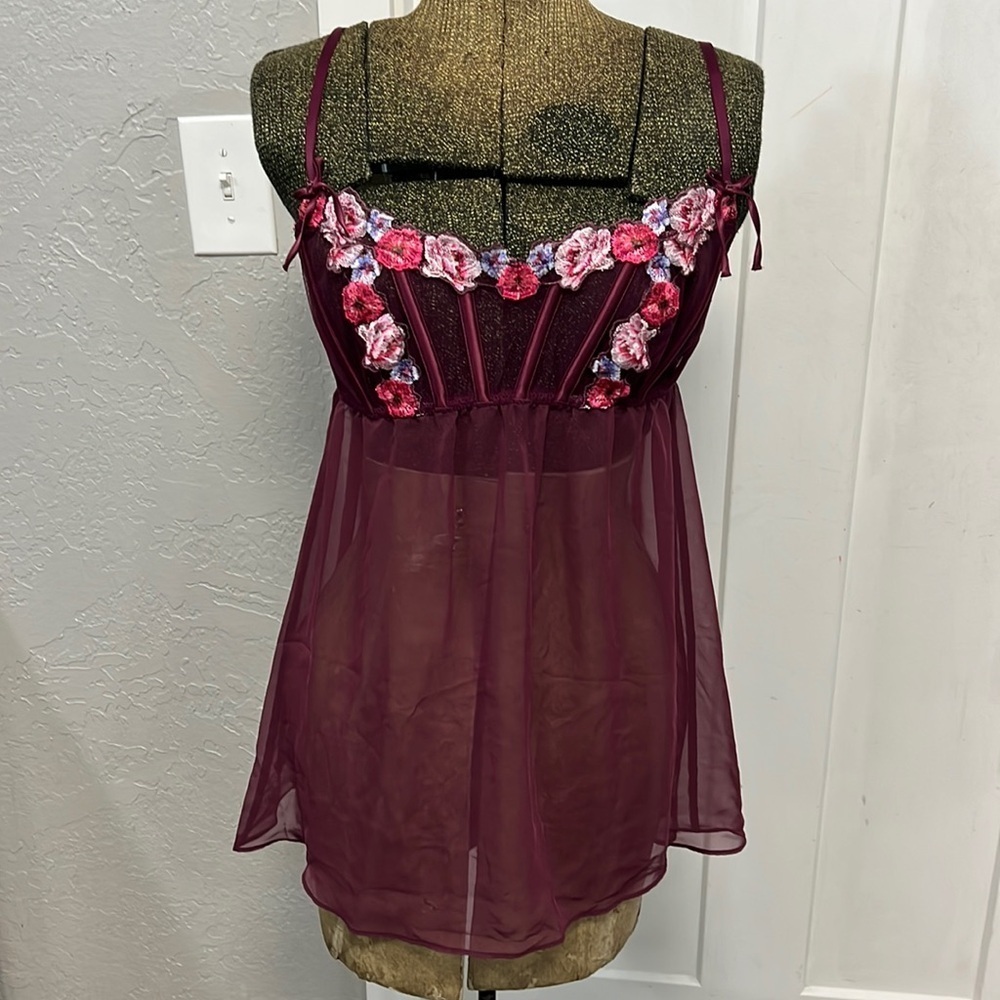 VICTORIAS SECRET PURPLE FLORAL SHEER NIGHTIE XS